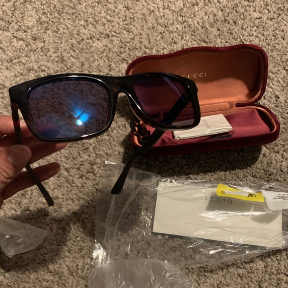 GUCCI 54MM sunglasses 🕶 - Picture 4 of 6